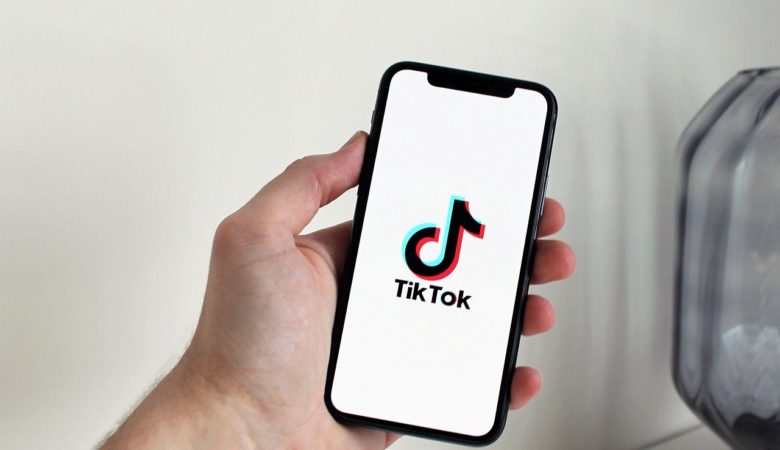How to Mass DM Post Likers and Commenters on TikTok